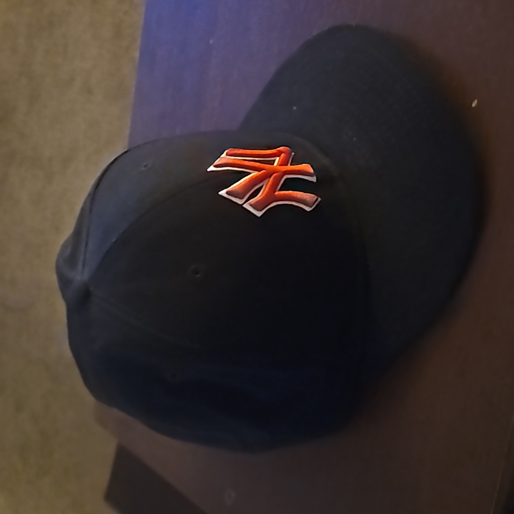 Baseball Fitted hat - Picture 3 of 4